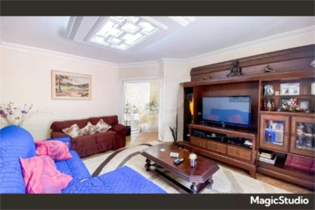 Casa com 540m² , 5 dormitórios , sendo 4 suítes , 10 vagas , à venda no bairro Jardim , em Santo André