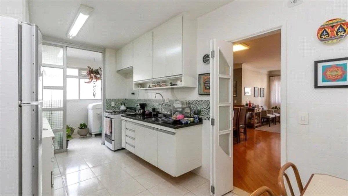 Apartamento à venda com 3 quartos, sendo 1 suíte, em Campo Belo, São Paulo, SP