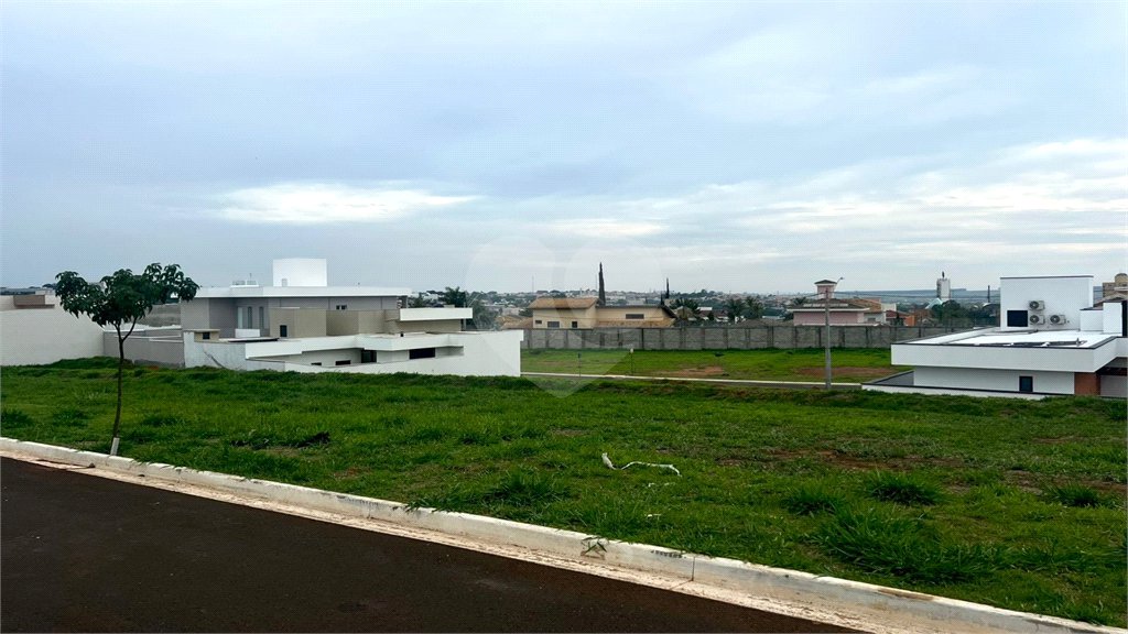Terreno a venda no Condomínio Monte das Araucárias