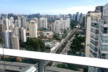 Apartamento porteira fechada com vista para a Ponte Estaiada no Campo Belo