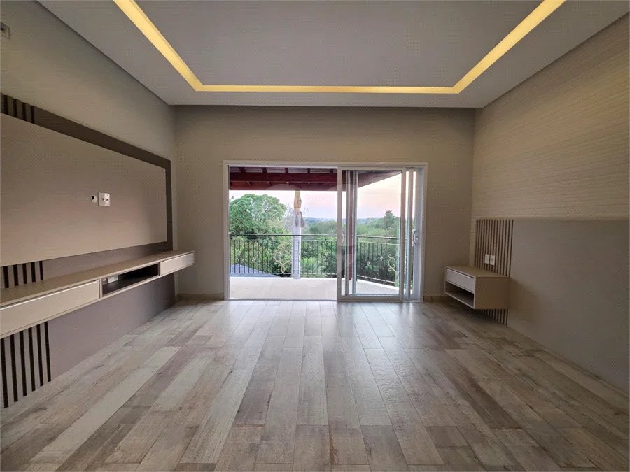 Casa à venda com 4 suítes no condomínio Residencial Jardim Primavera, Louveira - SP