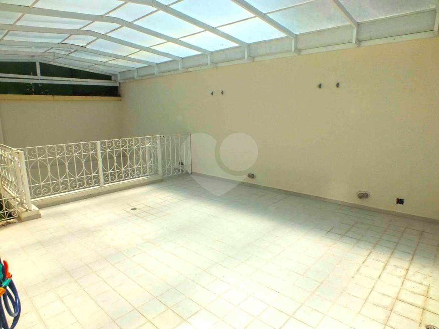 Casa à venda com 5 suítes no condomínio Vilaggio Monte Alegre, São Paulo - SP