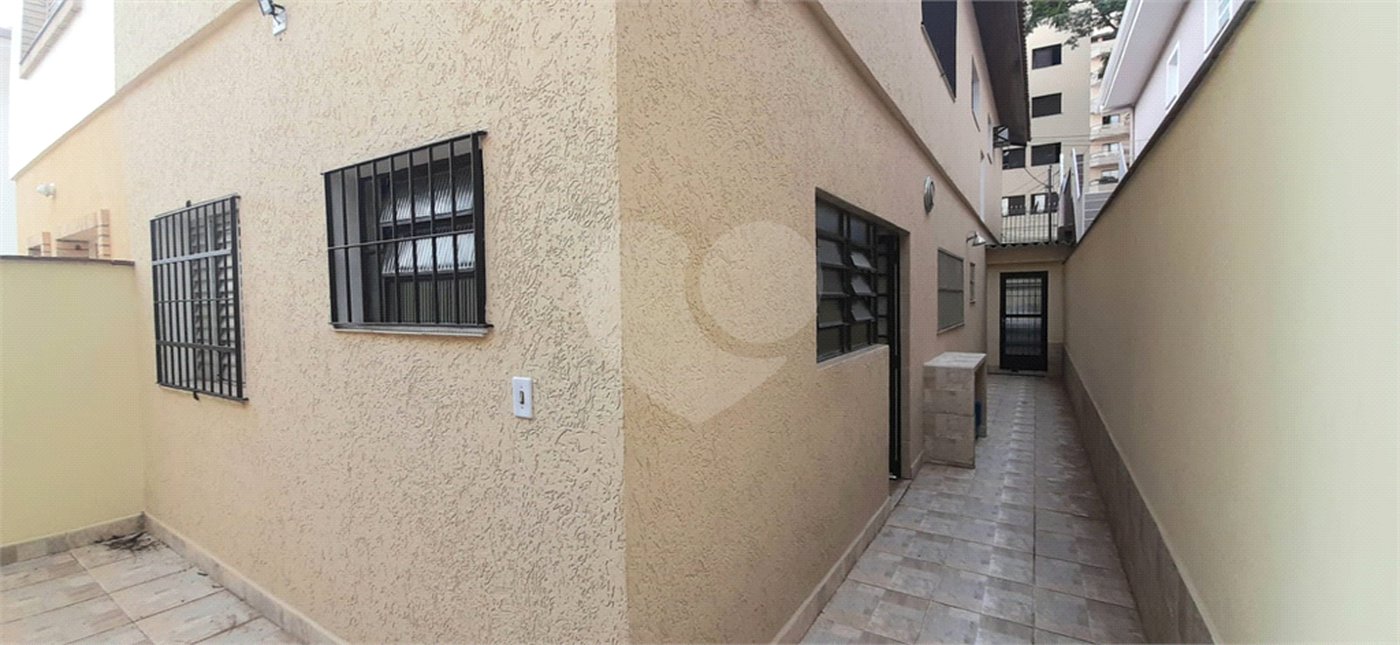 Sobrado amplo com 3 quartos, suíte e quintal para venda no Tremembé !!!