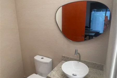 Incrível imóvel comercial com 250 metros de área construída com 5 salas e 2 cozinhas com 5 vags no caxingui