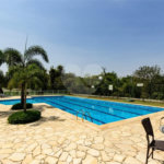 casa térrea, recém construida, 3 dormitórios sendo 1 suíte, 2 vagas de garagem, piscina e espaço gourmet