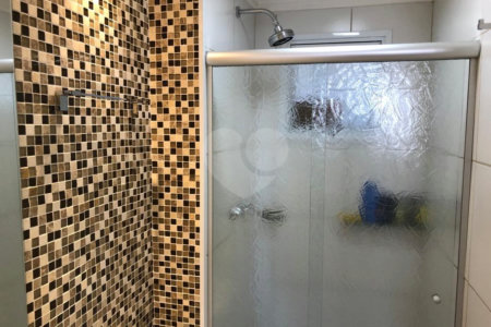 Apartamento de 70m2 com 3 dorms, 2 banheiros, 1 suíte, 1 vaga. Estuda permuta.