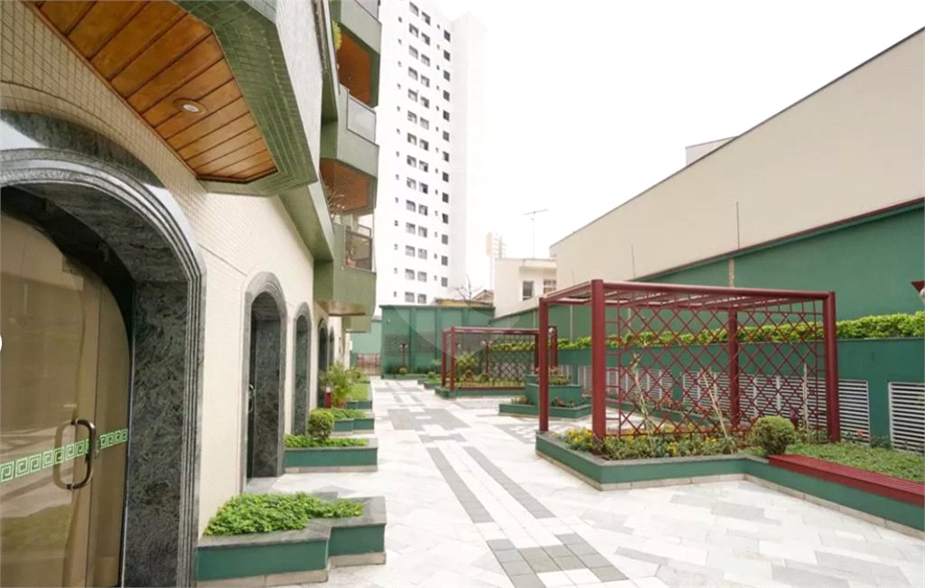Apartamento na Região do Anália Franco Próximo ao Shopping com 3 Dormitórios sendo 1 Suíte e 2 Vagas de Garagem