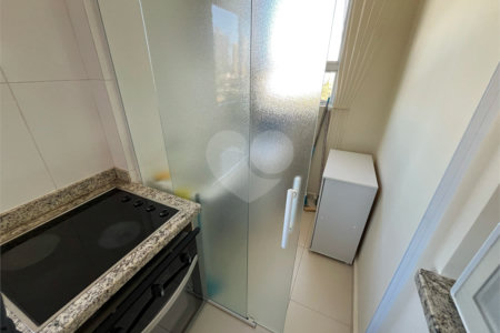 Apartamento mobiliado com 2 dormitórios sendo 1 suíte
