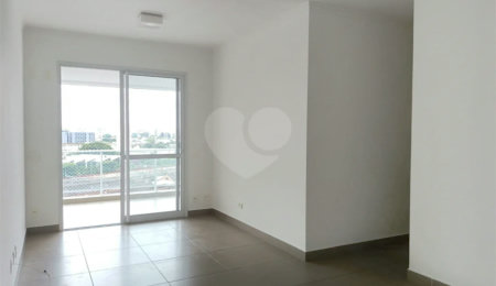 Apartamento para alugar com 3 quartos, sendo 1 suíte,  em Vila Anastácio, São Paulo, SP
