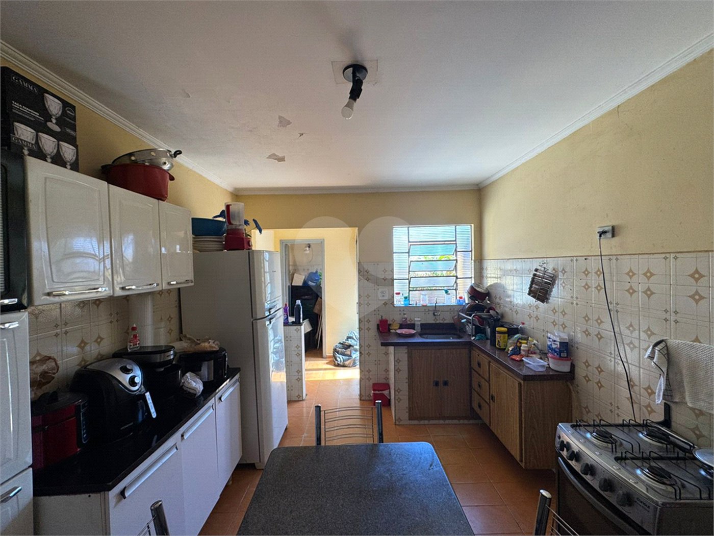 Casa com salão comercial, á venda, em São Carlos-SP.