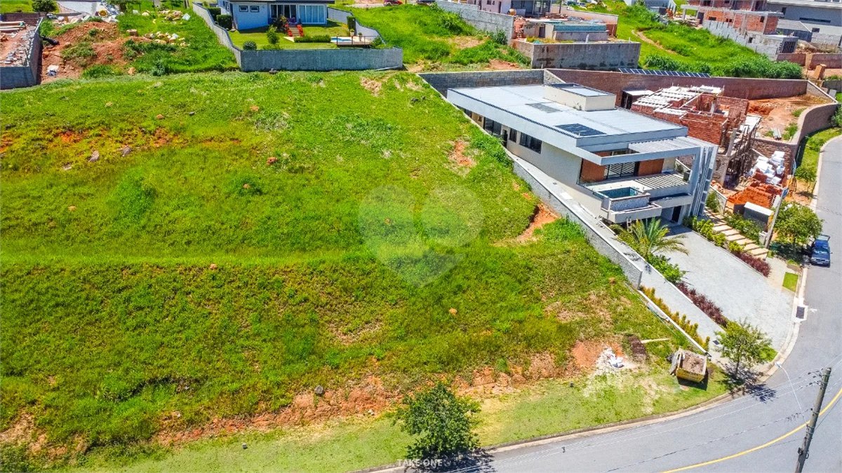 Terreno à venda no condomínio Residencial Campo de Toscana, Vinhedo - SP