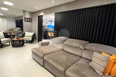 Apartamento com 120m², 3 dormitórios, sendo 3 suítes, 2 vagas de garagem, à venda no Tatuapé.