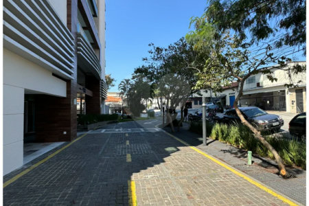 Conjunto comercial com 223,38 m² à venda na Vila Carrão