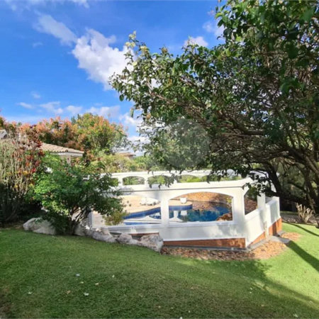 Casa à venda com 5 quartos, sendo 3 suítes,  no condomínio Village Sans Souci, Valinhos - SP