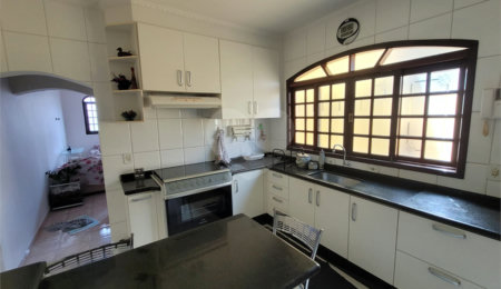 Sobrado à venda ou para alugar com 3 quartos, sendo 1 suíte,  em Vila dos Remédios, São Paulo, SP