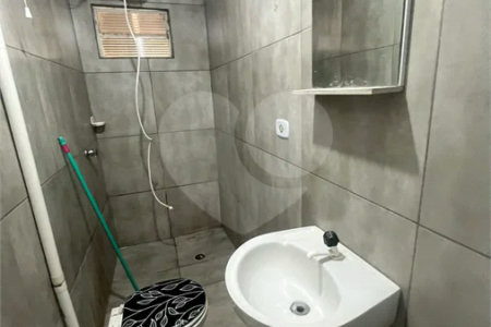 Casa de fundos para locação Jardim Juscelino Kubitschek
