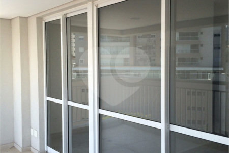Condomínio Biografia Apartamento com 69m2 com 2 dormitórios e 1 vaga.Aceita Permuta