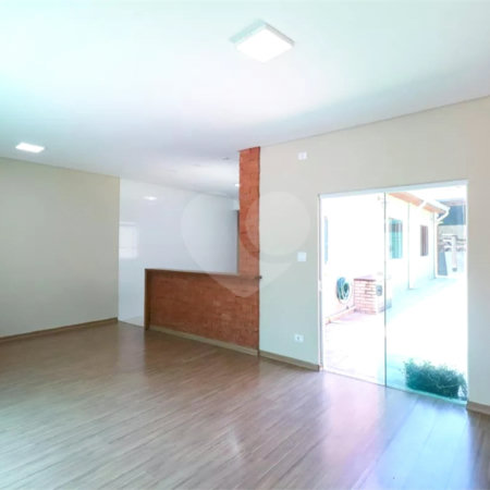 Casa à Venda em São Caetano do Sul com 188 m², 2 Vagas e Churrasqueira.