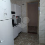Apartamento duplex, espaçoso, ensolarado. Ideal para uma bela modernização.