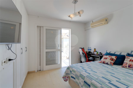 Casa à venda com 4 quartos, sendo 2 suítes, no condomínio Villa Franz Schubert, São Paulo - SP