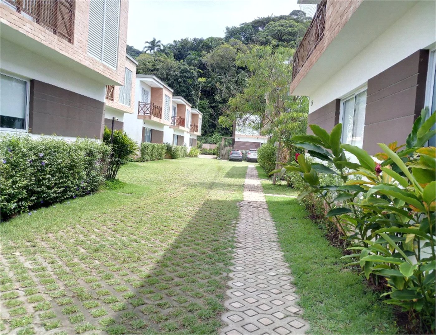 Maravilhosa Casa em Condomínio com 4 Suítes na Praia de Juquehy!!!