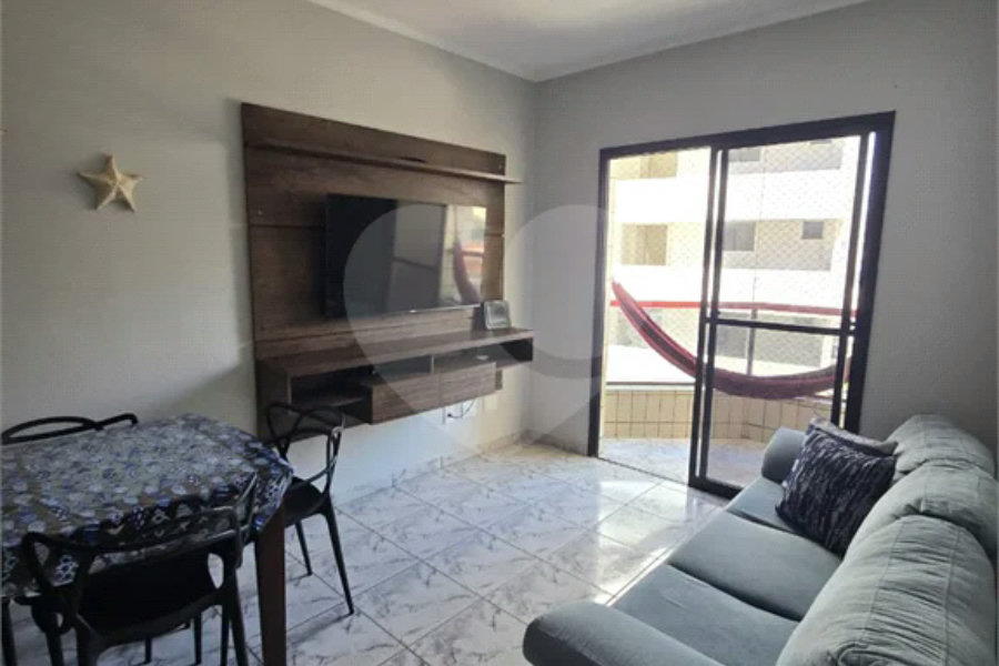 Belíssimo apartamento recém reformado na Praia Grande.