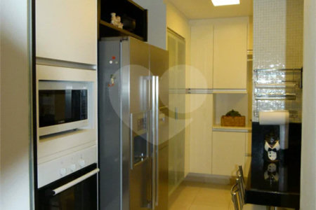 Cobertura Duplex com 126,metros quadrados próximo ao Shopping Pátio Paulista.