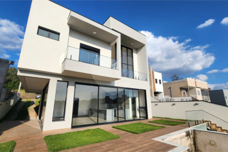 Casa à venda no Condominio Santa Isabel em Louveira, SP.