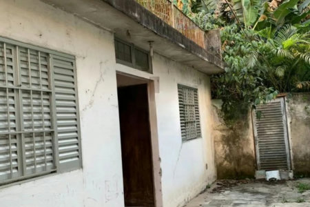 Casa Térrea à venda com 2 quartos 2 vagas em Vila Gomes a 100m da USP