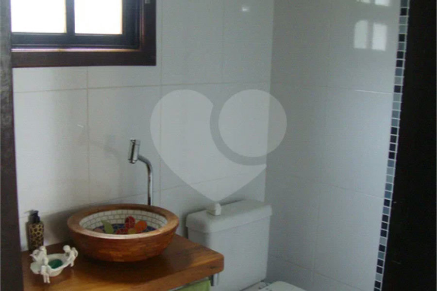 Chácara à venda com 5 quartos, sendo 2 suítes, em Jardim Arujá, Arujá, SP