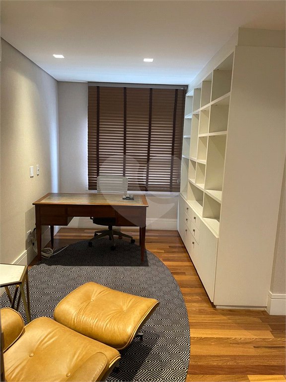 Apartamento mobiliado alto padrão, para venda ou locação, com 4 suítes e 4 vagas, em condomínio-clube no Ipiranga!