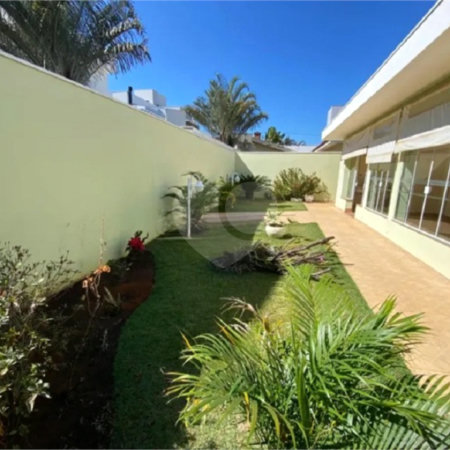 Casa à Venda no Condomínio Montreal - São Carlos/SP