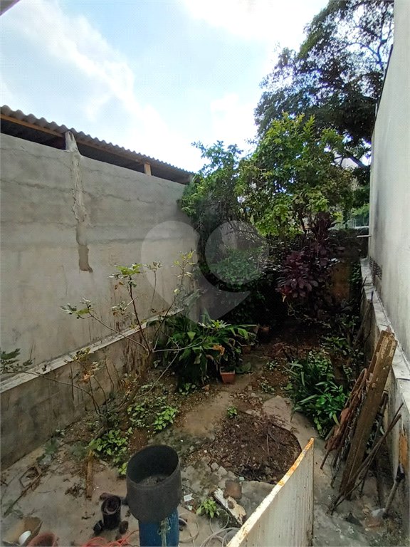 Casa térrea com duas edículas para venda - Saúde, SP.