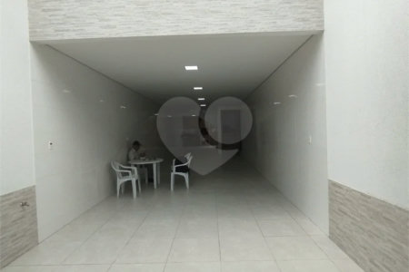 Sobrado à venda, 3 suítes, garagem, a 300 m do metrô Vila Matilde