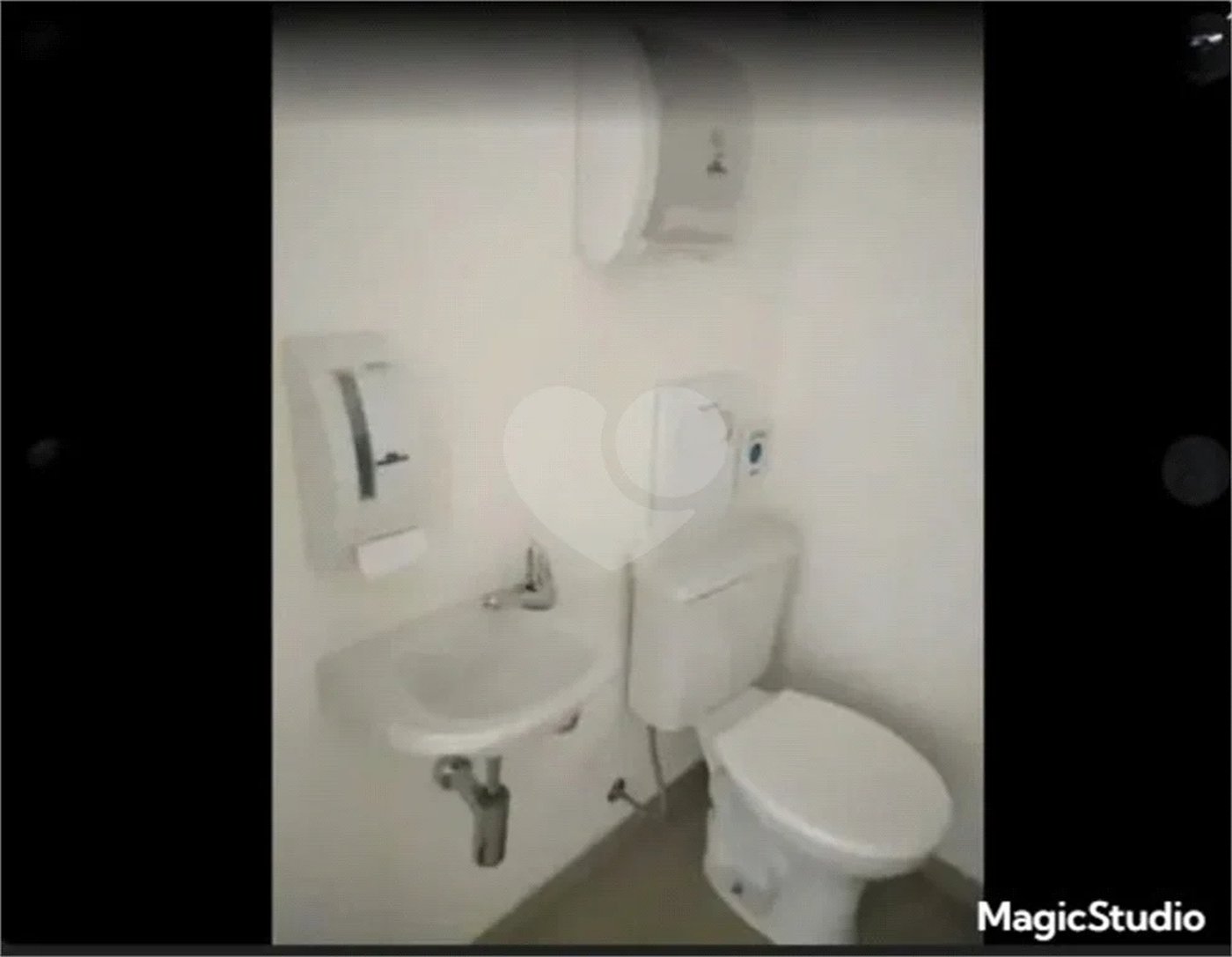 Sala comercial com 35m² , 1 vaga , 1 banheiro , à venda na Penha.