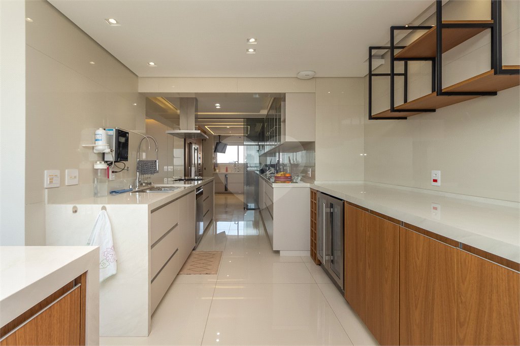 Apartamento - Vila Mariana - Alto Padrão - 3 Suítes - 4 Vagas - Venda / Compra - Próximo ao Metrô
