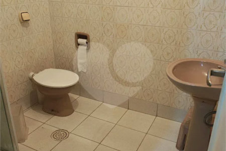 SOBRADO COMERCIAL PARA LOCAÇÃO NO RUDGE RAMOS | 197 m²