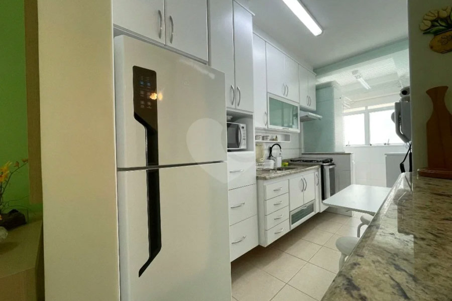 Apartamento à venda com 3 quartos, sendo 1 suíte, em Riviera de São Lourenço, Bertioga, SP