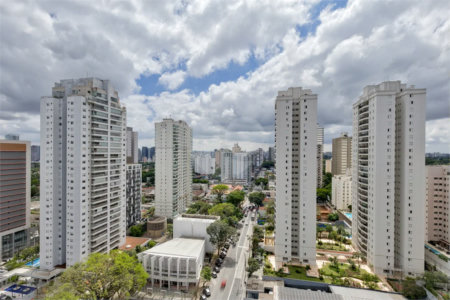 Apartamento à venda com 3 quartos, sendo 1 suíte,  em Alto da Boa Vista, São Paulo, SP