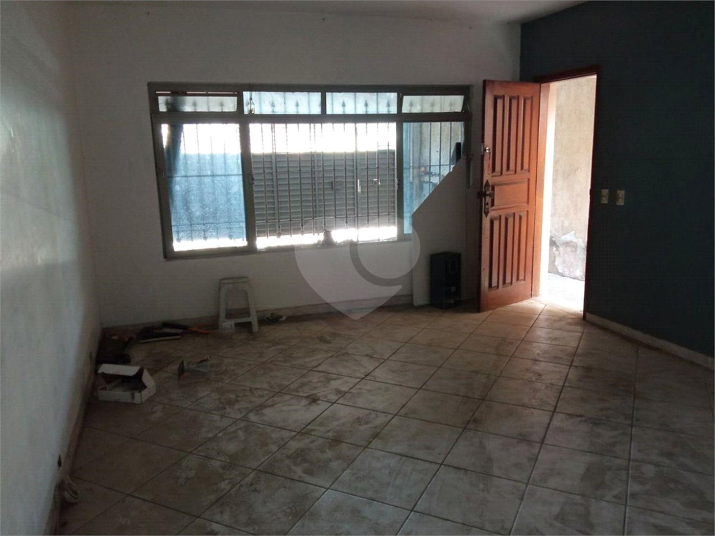 Exccelente imóvel totalmente reformado com 03 Dormts, 01 Suíte e 02 vagas.