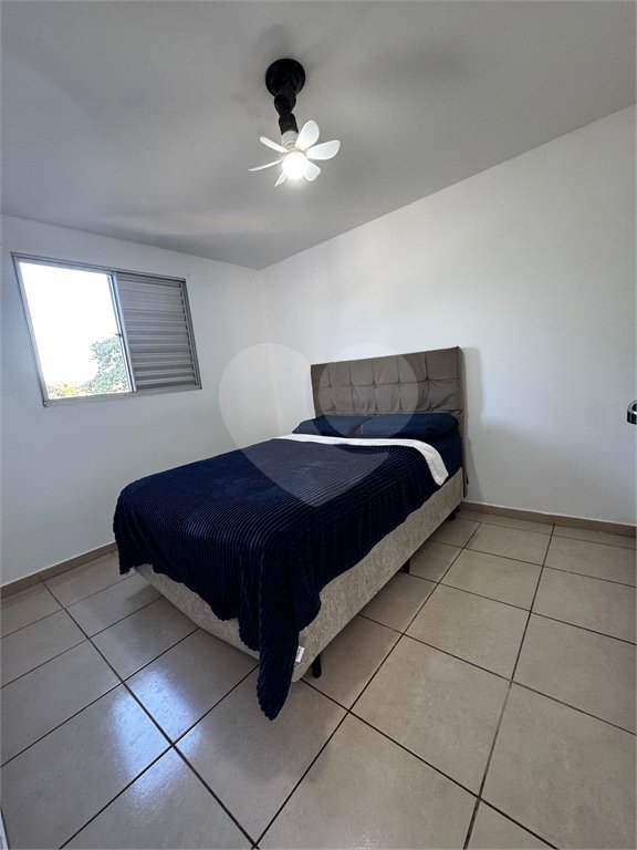 Apartamento á venda, com 02 Dormitórios, em Jardim Ricetti.