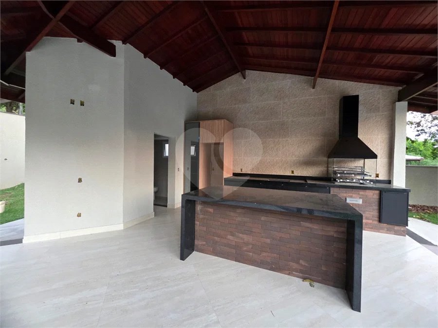 Casa à venda com 4 suítes no condomínio Residencial Jardim Primavera, Louveira - SP