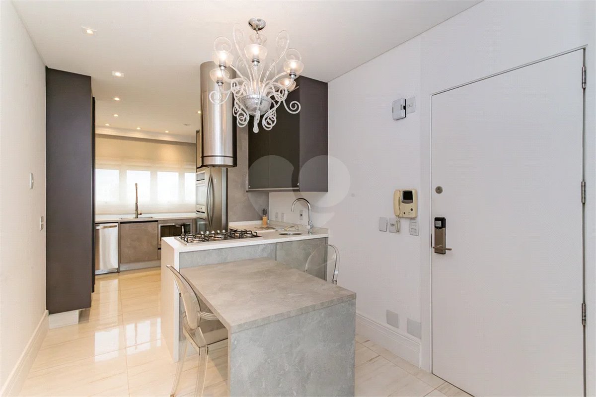 Apartamento à venda com 4 suítes em Vila Nova Conceição, São Paulo, SP