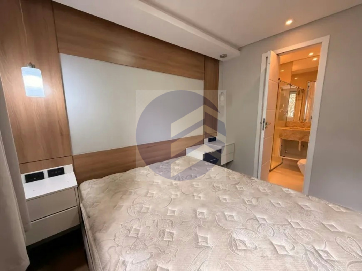 Casa à venda com 2 quartos, sendo 2 suítes, no condomínio Vilas V, São Paulo - SP
