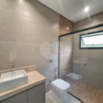Casa NOVA com 03 suítes , piscina e condomínio com lazer completo!