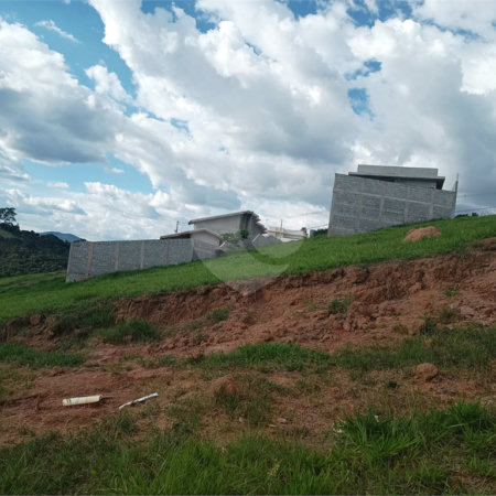 Terreno Exclusivo em Condomínio Fechado a 10 Minutos de Atibaia