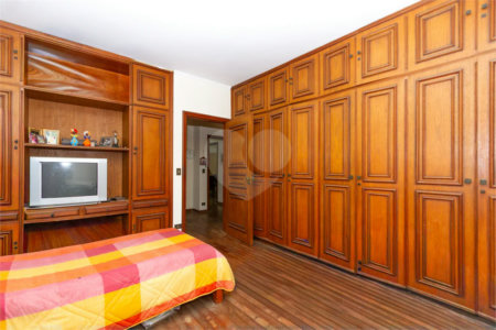 Casa Térrea com 2 quartos 5 vagas e terreno de 500m² no Brooklin