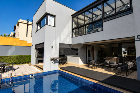 Casa de Alto Padrão à Venda no Residencial Campos do Conde – Santana de Parnaíba/SP