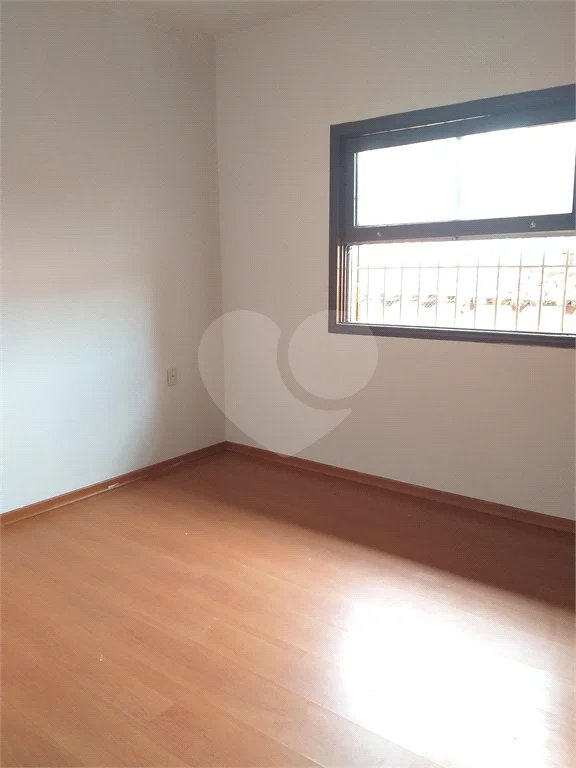 Casa à venda com 4 quartos, sendo 1 suíte,  no Centro, Vinhedo, SP