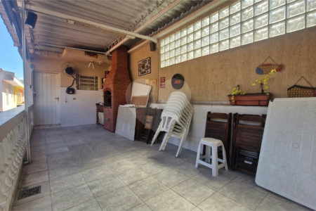 Casa térrea 280m² de terreno 3 dorms 1 suíte